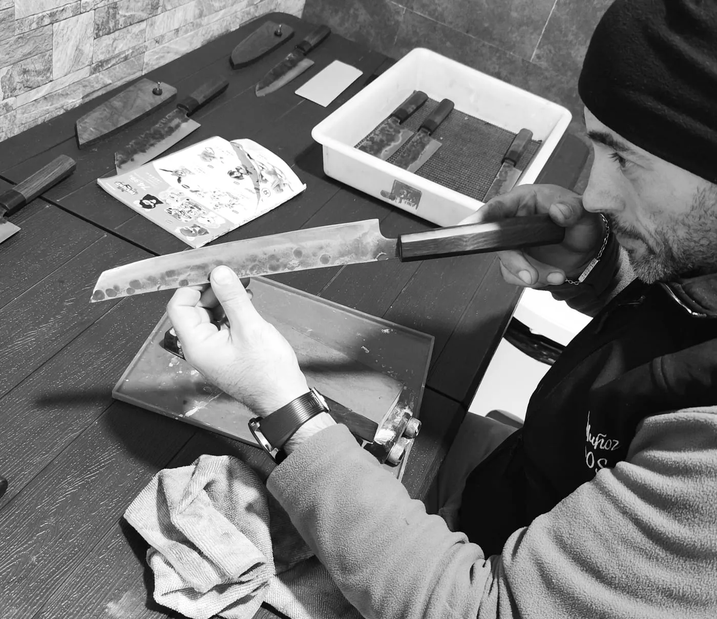 Manuel, de Manuel Muñoz Afilados, en su taller
