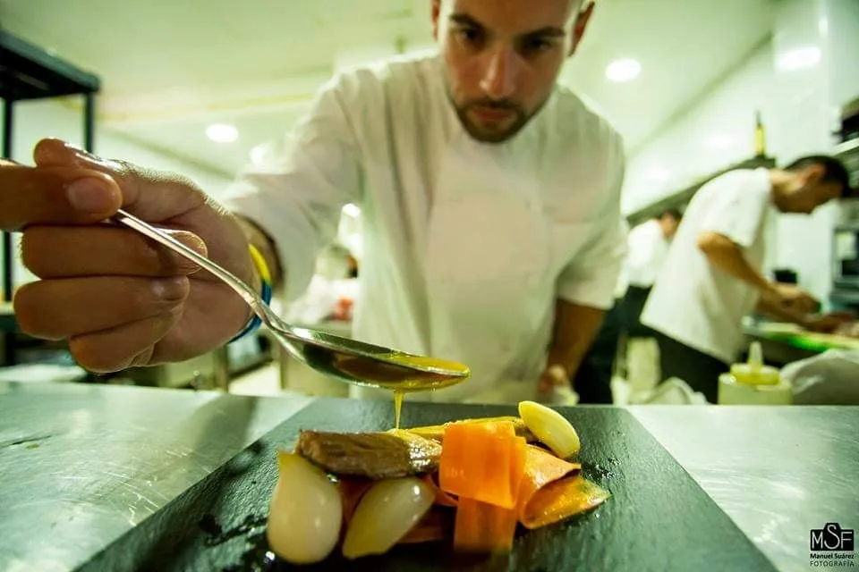 Fotografía de archivo de Manuel en su etapa como cocinero profesional, imagen 2
