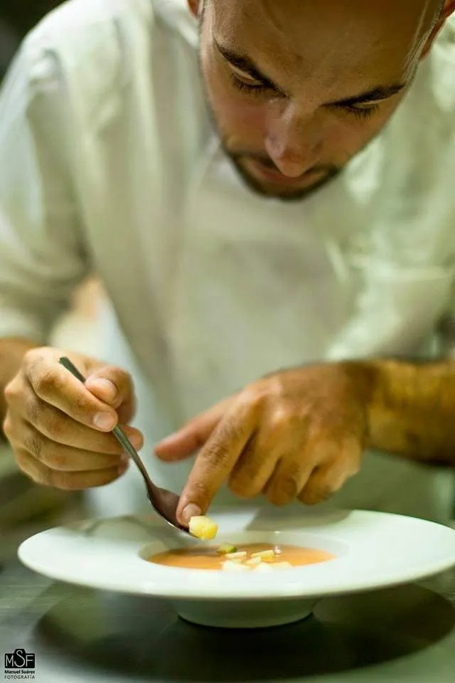 Fotografía de archivo de Manuel en su etapa como cocinero profesional, imagen 3